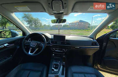 Внедорожник / Кроссовер Audi Q5 2018 в 