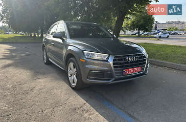 Внедорожник / Кроссовер Audi Q5 2018 в 
