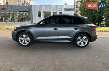 Внедорожник / Кроссовер Audi Q5 2018 в 