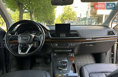 Внедорожник / Кроссовер Audi Q5 2018 в 
