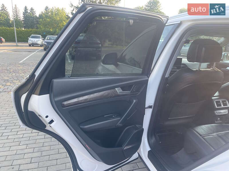 Позашляховик / Кросовер Audi Q5 2018 в Луцьку