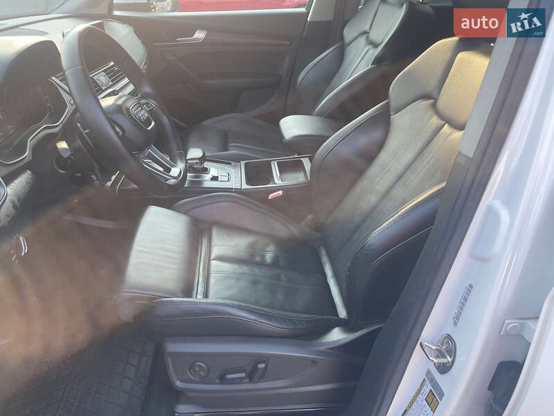 Позашляховик / Кросовер Audi Q5 2018 в Луцьку