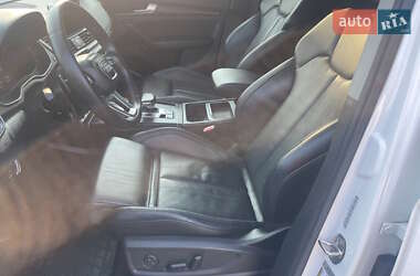 Позашляховик / Кросовер Audi Q5 2018 в 