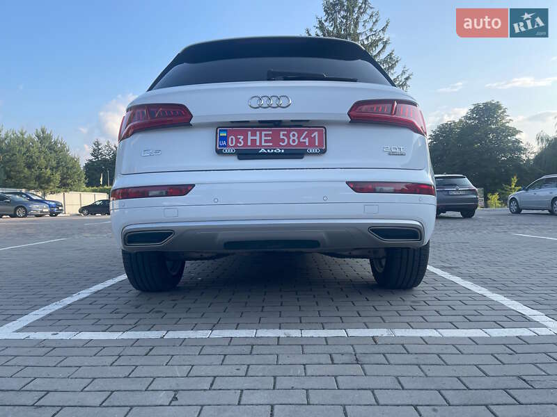 Позашляховик / Кросовер Audi Q5 2018 в Луцьку