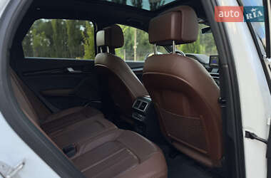 Внедорожник / Кроссовер Audi Q5 2017 в 