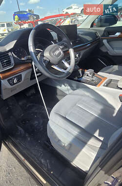Позашляховик / Кросовер Audi Q5 2022 в 