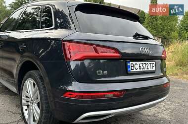 Позашляховик / Кросовер Audi Q5 2018 в 