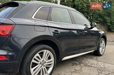Позашляховик / Кросовер Audi Q5 2018 в 
