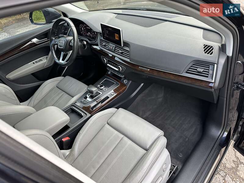 Позашляховик / Кросовер Audi Q5 2018 в Львові