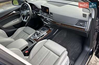 Позашляховик / Кросовер Audi Q5 2018 в 