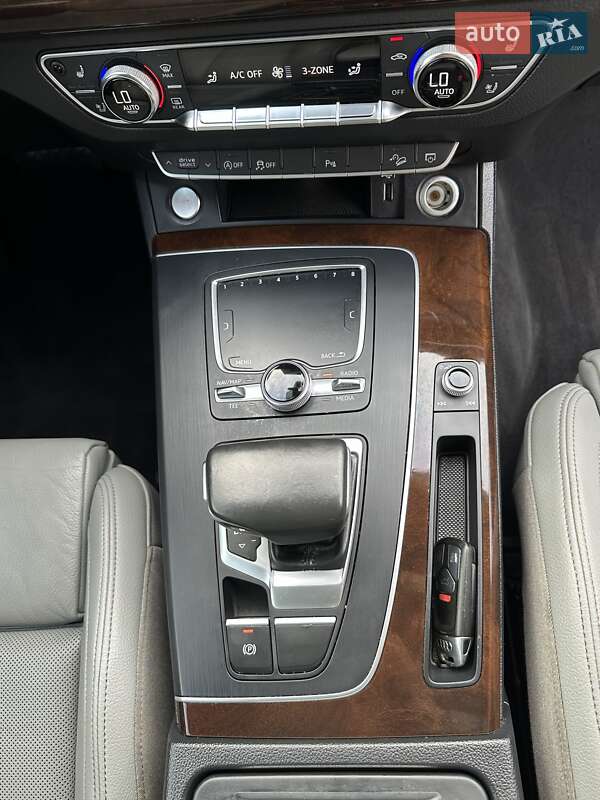 Позашляховик / Кросовер Audi Q5 2018 в Львові