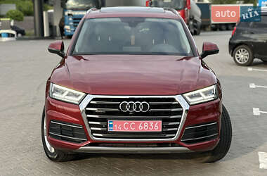 Внедорожник / Кроссовер Audi Q5 2018 в 