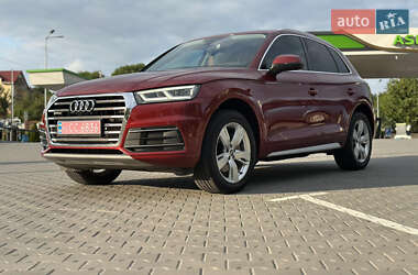 Внедорожник / Кроссовер Audi Q5 2018 в 