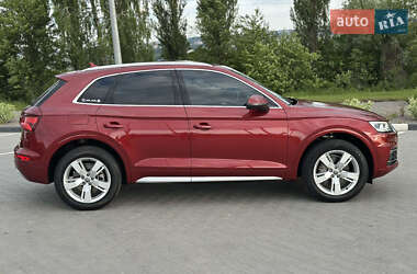 Внедорожник / Кроссовер Audi Q5 2018 в 