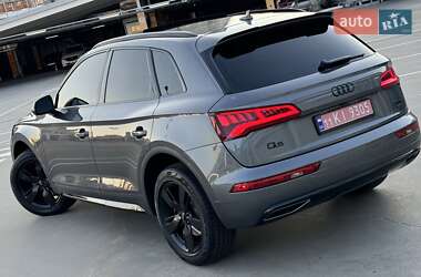 Внедорожник / Кроссовер Audi Q5 2018 в 