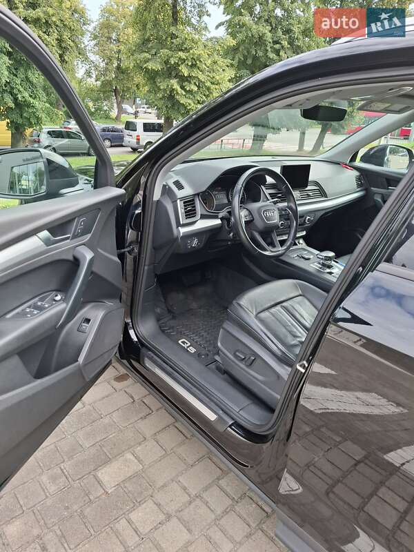 Внедорожник / Кроссовер Audi Q5 2017 в Шептицькому