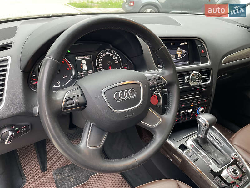 Внедорожник / Кроссовер Audi Q5 2012 в Тернополе