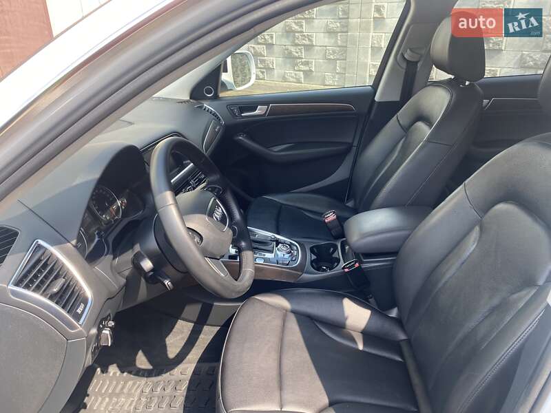 Позашляховик / Кросовер Audi Q5 2014 в Рівному