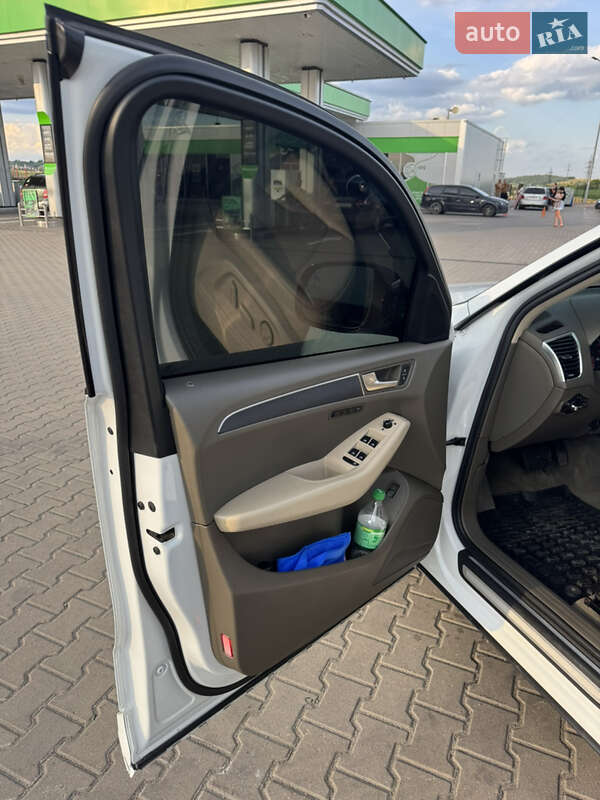 Позашляховик / Кросовер Audi Q5 2012 в Рівному