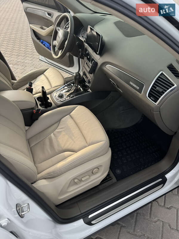 Позашляховик / Кросовер Audi Q5 2012 в Рівному