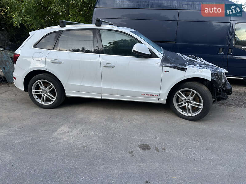 Позашляховик / Кросовер Audi Q5 2014 в 