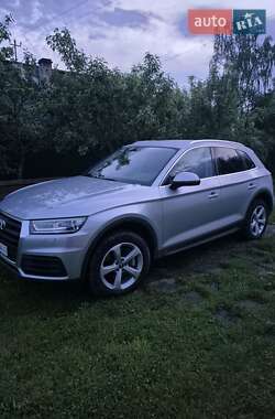 Внедорожник / Кроссовер Audi Q5 2017 в 