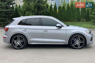 Внедорожник / Кроссовер Audi Q5 2021 в 