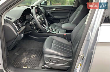 Внедорожник / Кроссовер Audi Q5 2021 в 