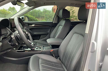 Внедорожник / Кроссовер Audi Q5 2021 в 