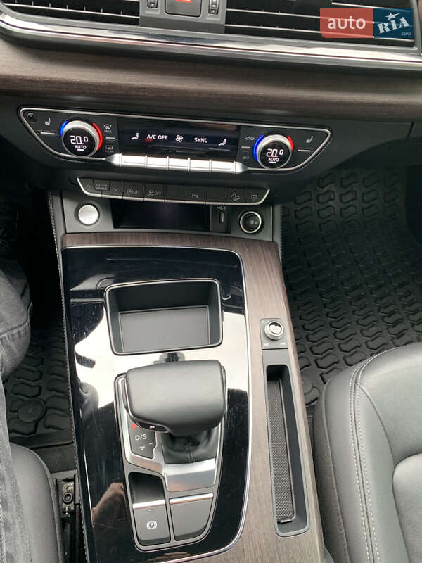 Позашляховик / Кросовер Audi Q5 2021 в Тернополі