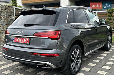 Позашляховик / Кросовер Audi Q5 2023 в 