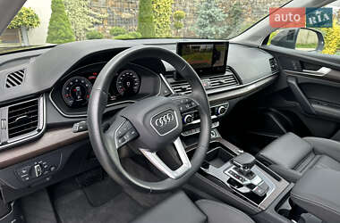 Позашляховик / Кросовер Audi Q5 2023 в 