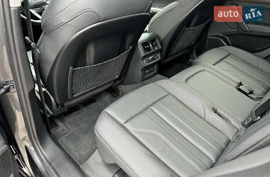 Позашляховик / Кросовер Audi Q5 2023 в 