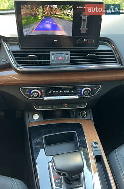 Позашляховик / Кросовер Audi Q5 2020 в 