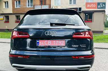 Внедорожник / Кроссовер Audi Q5 2018 в 