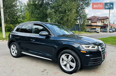 Внедорожник / Кроссовер Audi Q5 2018 в 