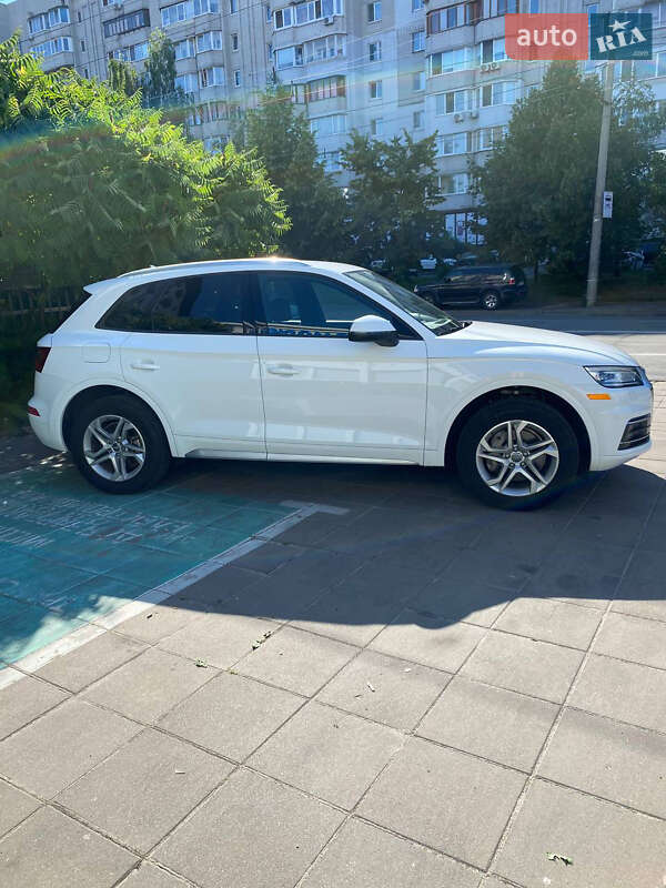Позашляховик / Кросовер Audi Q5 2017 в Києві
