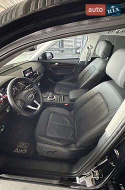 Внедорожник / Кроссовер Audi Q5 2018 в 