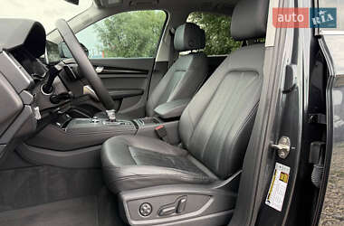 Позашляховик / Кросовер Audi Q5 2018 в 
