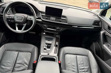 Позашляховик / Кросовер Audi Q5 2018 в 