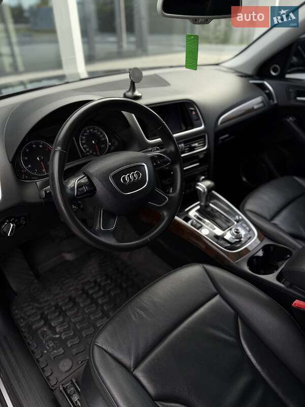 Позашляховик / Кросовер Audi Q5 2016 в Львові