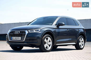 Внедорожник / Кроссовер Audi Q5 2018 в 