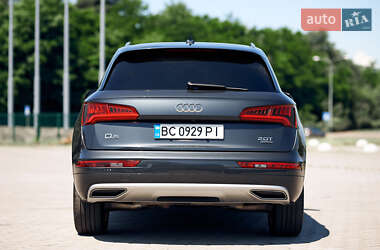 Внедорожник / Кроссовер Audi Q5 2018 в 