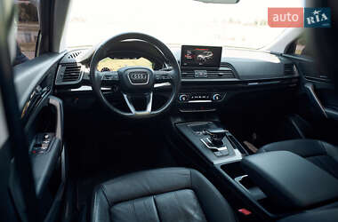 Внедорожник / Кроссовер Audi Q5 2018 в 