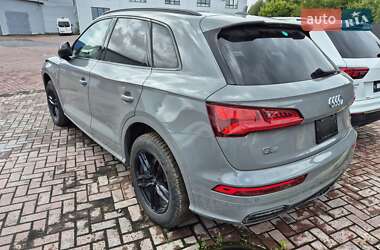 Позашляховик / Кросовер Audi Q5 2020 в 