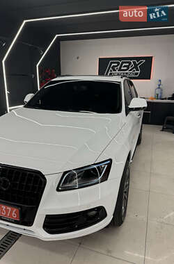 Позашляховик / Кросовер Audi Q5 2015 в 