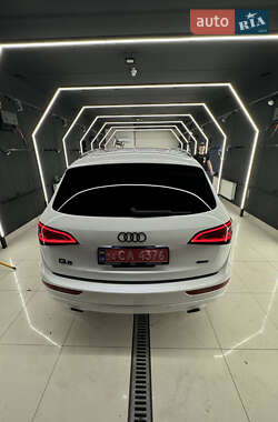 Позашляховик / Кросовер Audi Q5 2015 в 