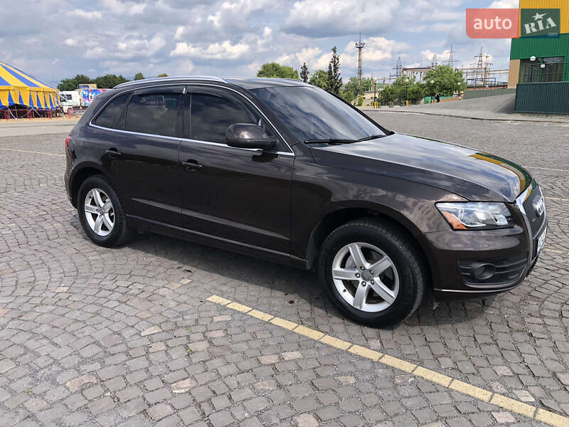 Позашляховик / Кросовер Audi Q5 2010 в Ужгороді