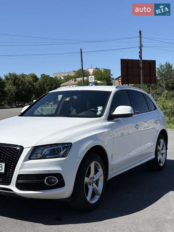 Позашляховик / Кросовер Audi Q5 2009 в Хмільнику