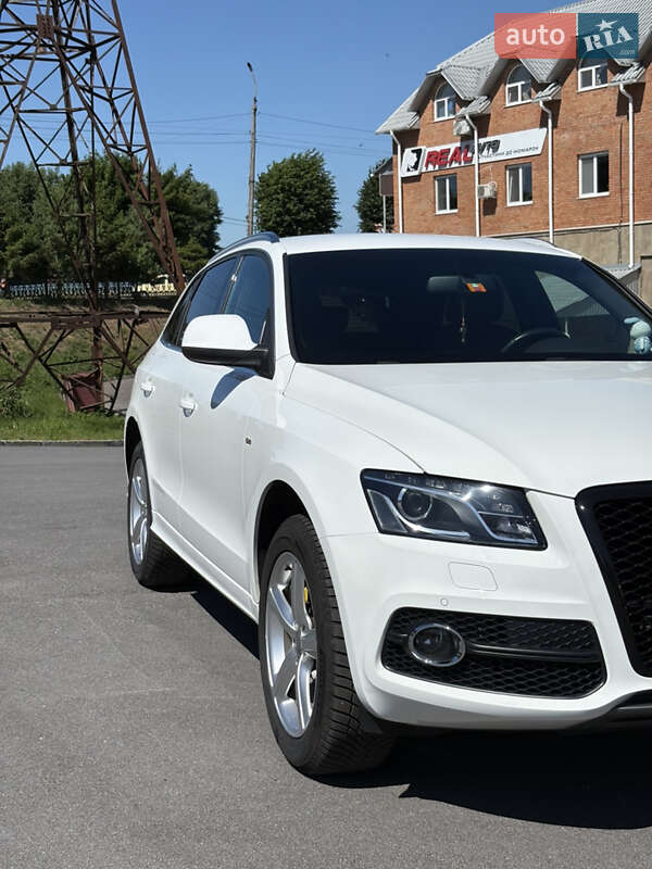 Позашляховик / Кросовер Audi Q5 2009 в Хмільнику